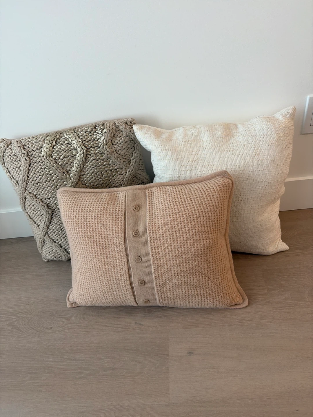 Set of 3 Decorative Throw Pillows - photo 2