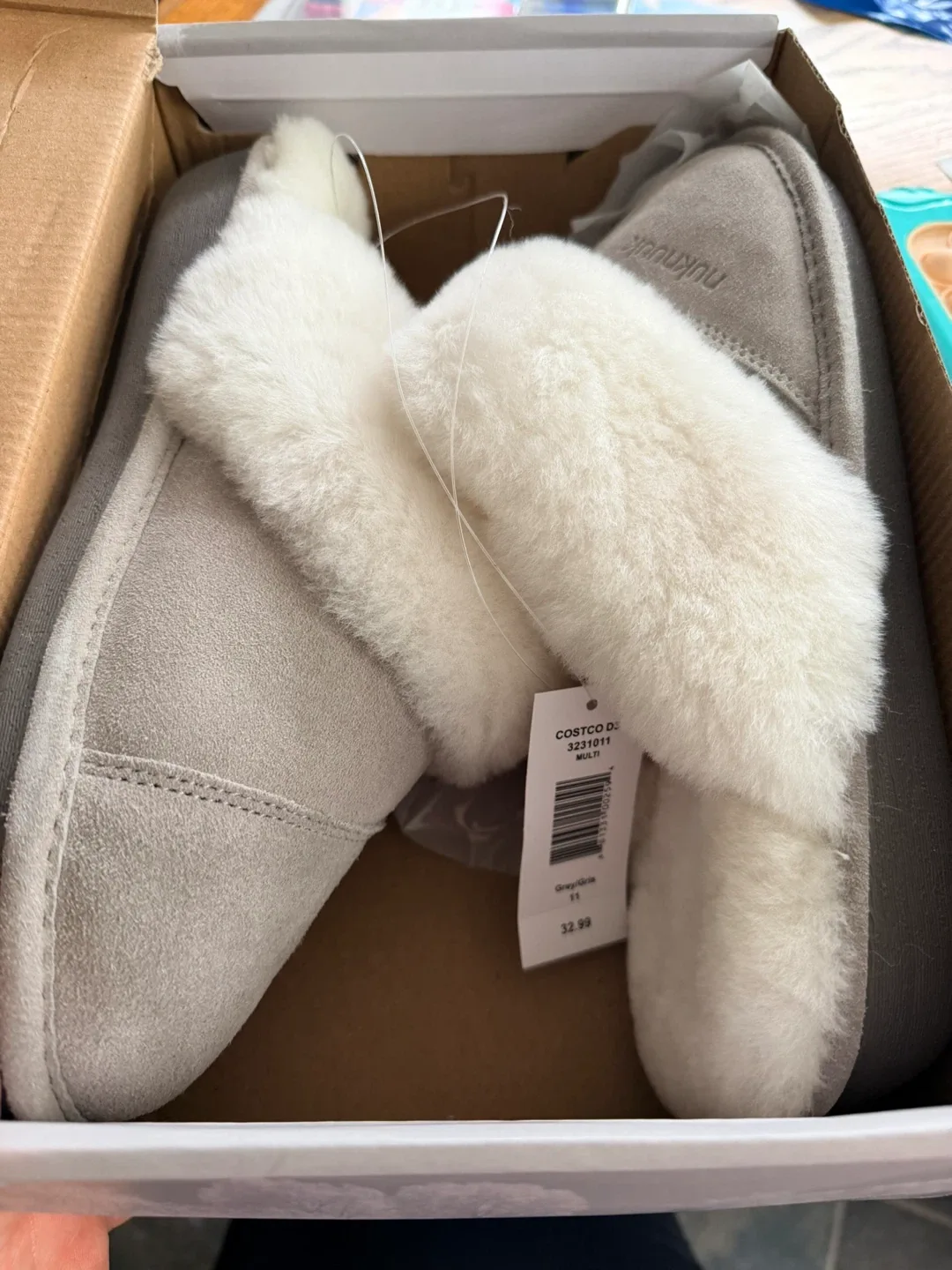 Nuknuuk Women's Sheepskin Lined Slippers - Size 11 new with tags