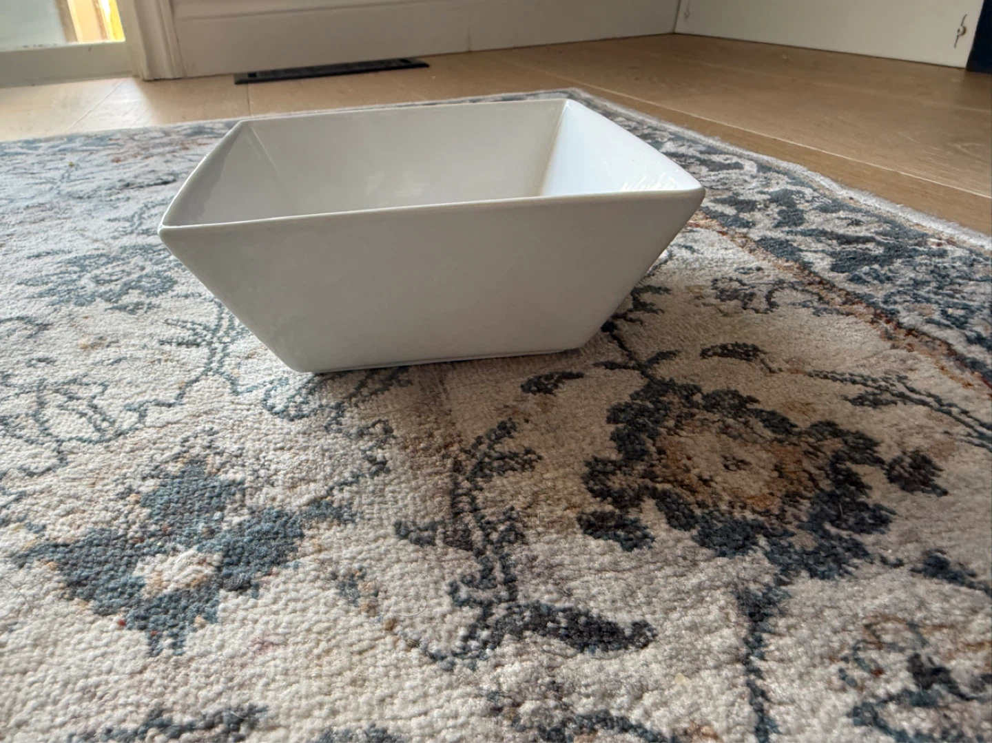 2 White Square Ruffled Platters - photo 3