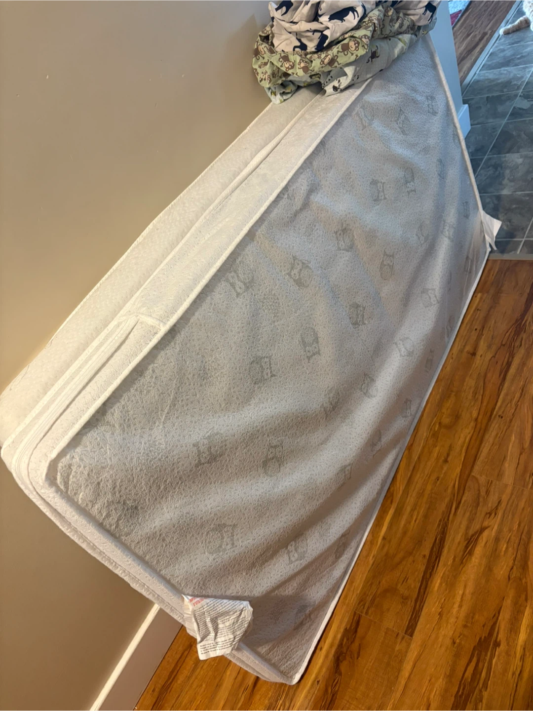 Baby Crib Mattresses with Fitted Sheets