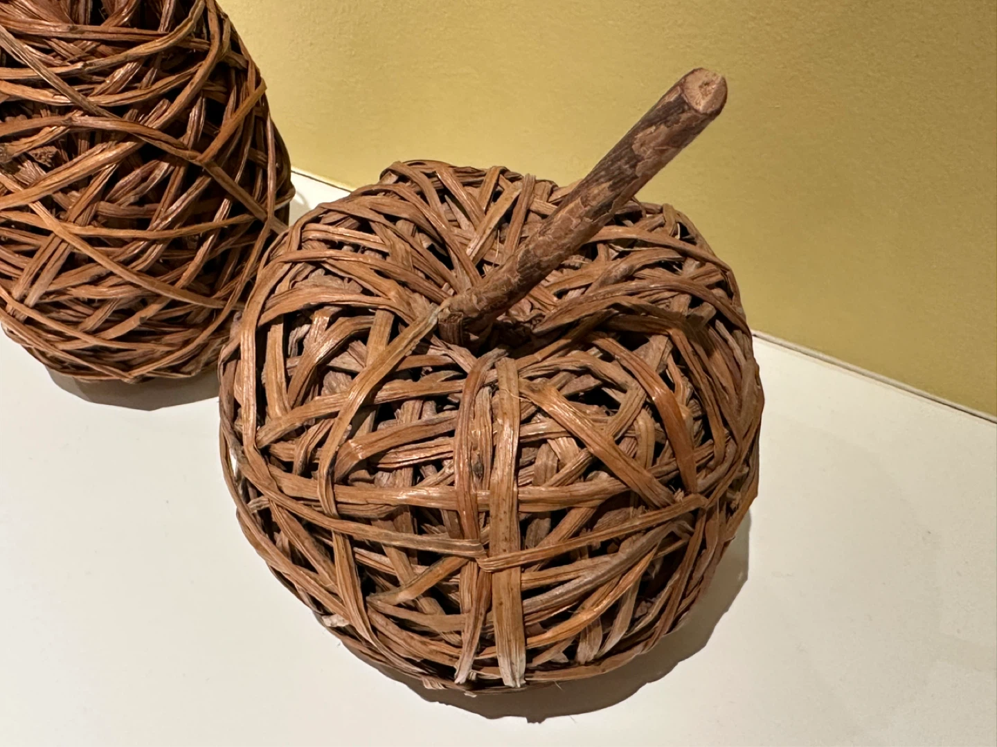 Woven Rattan Apple & Pear Decor - photo 3