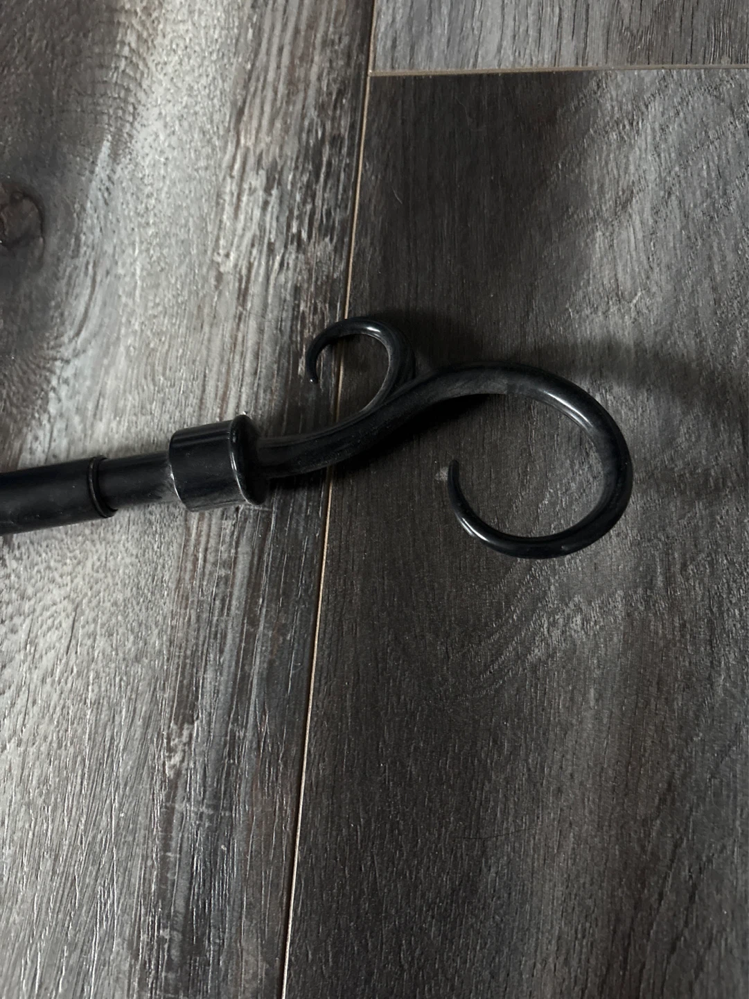 Extendable black curtain rod - photo 3