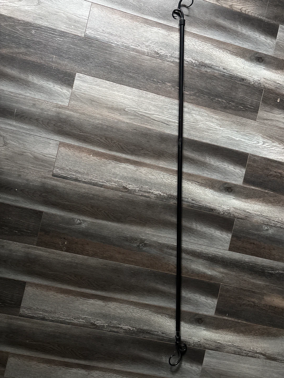 Extendable black curtain rod - photo 2
