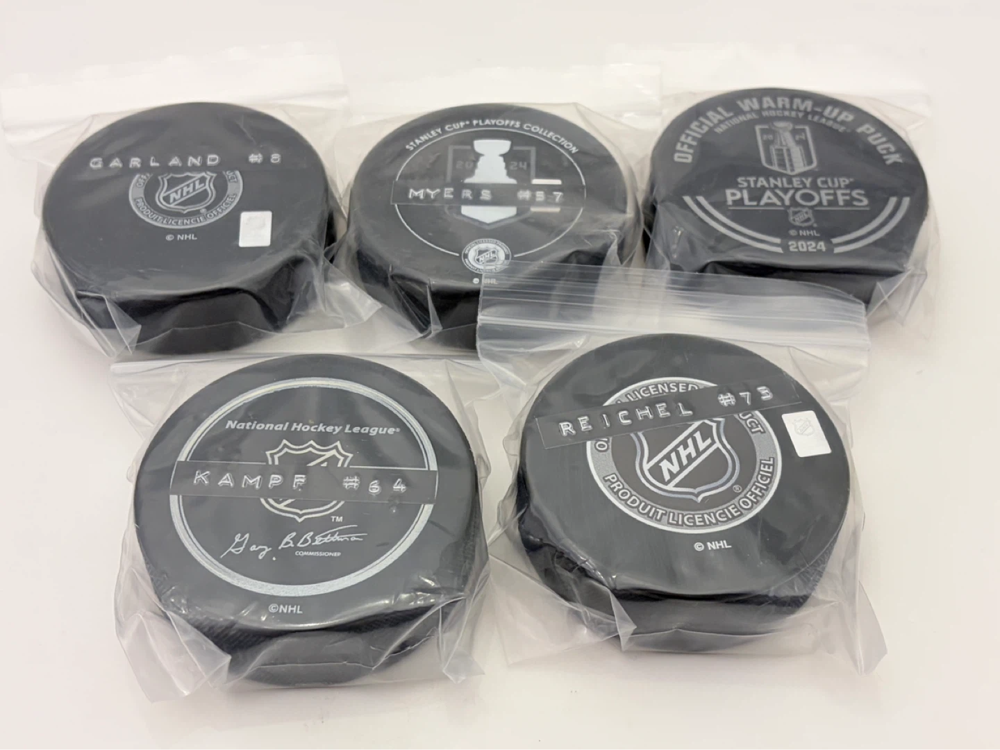 Former Vancouver Canucks Players Signed Autograph Pucks - photo 2