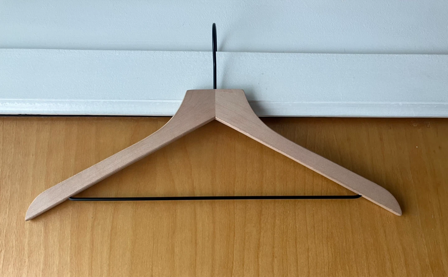 6 Natural Wooden Non Slip Suit Hangers - photo 3