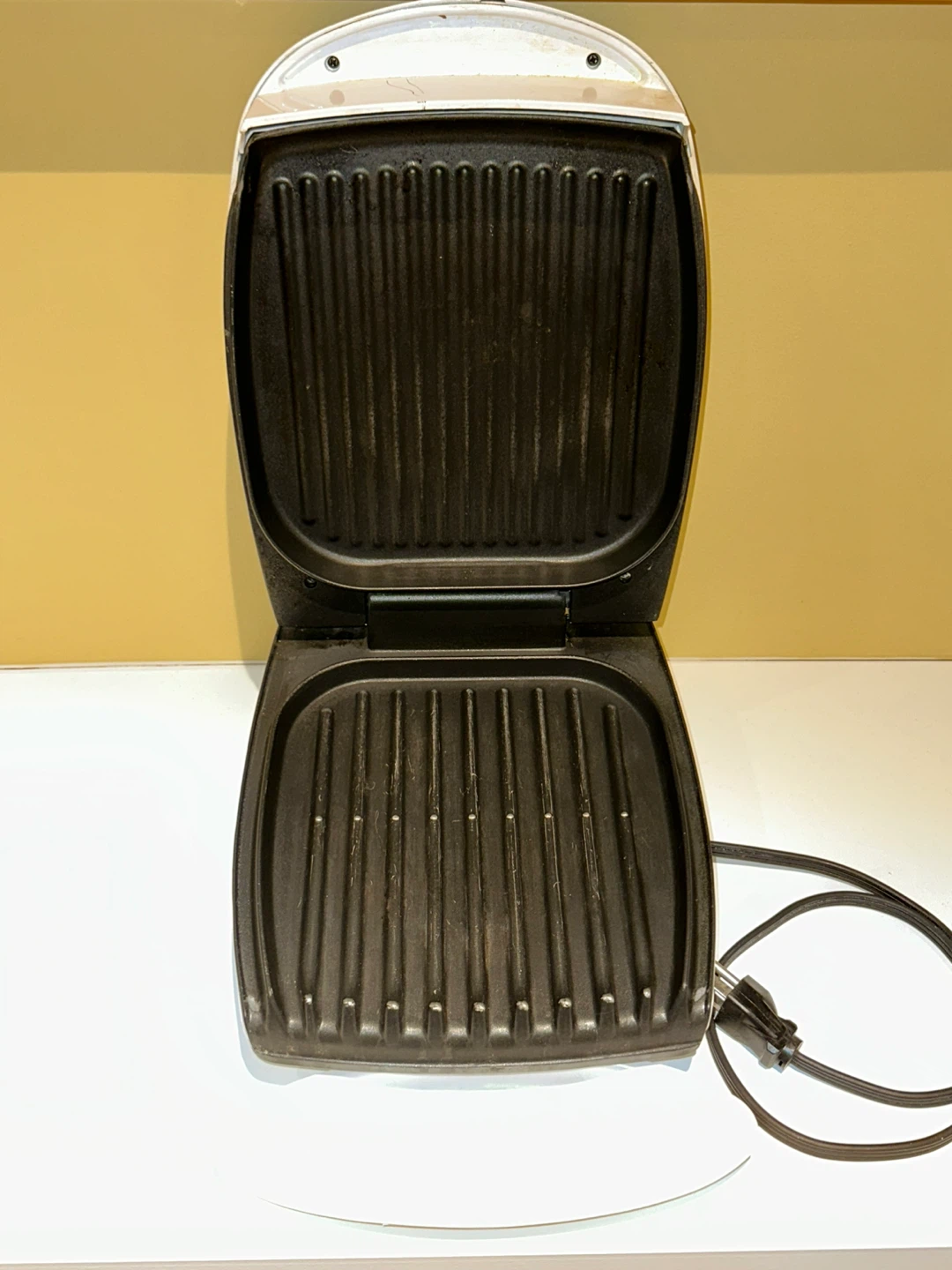 George Foreman - Lean Mean Fat Reducing Grilling Machine - photo 2