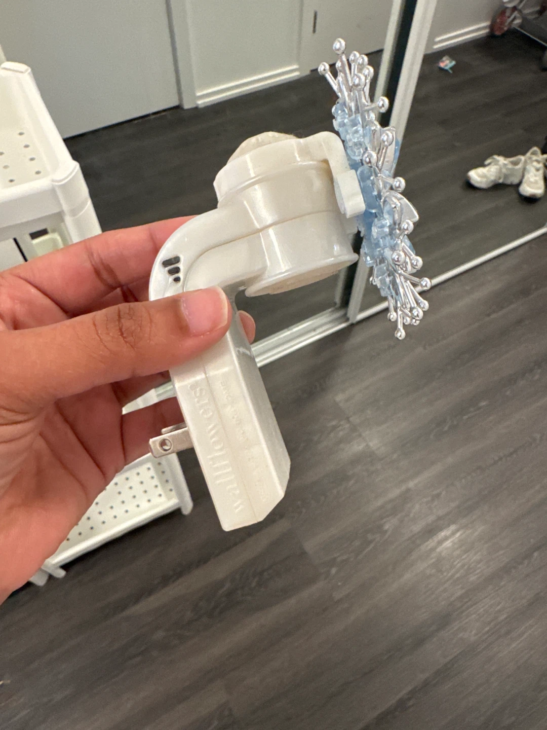 Bath & Body Works White Snowflake Wallflower Plug - photo 2