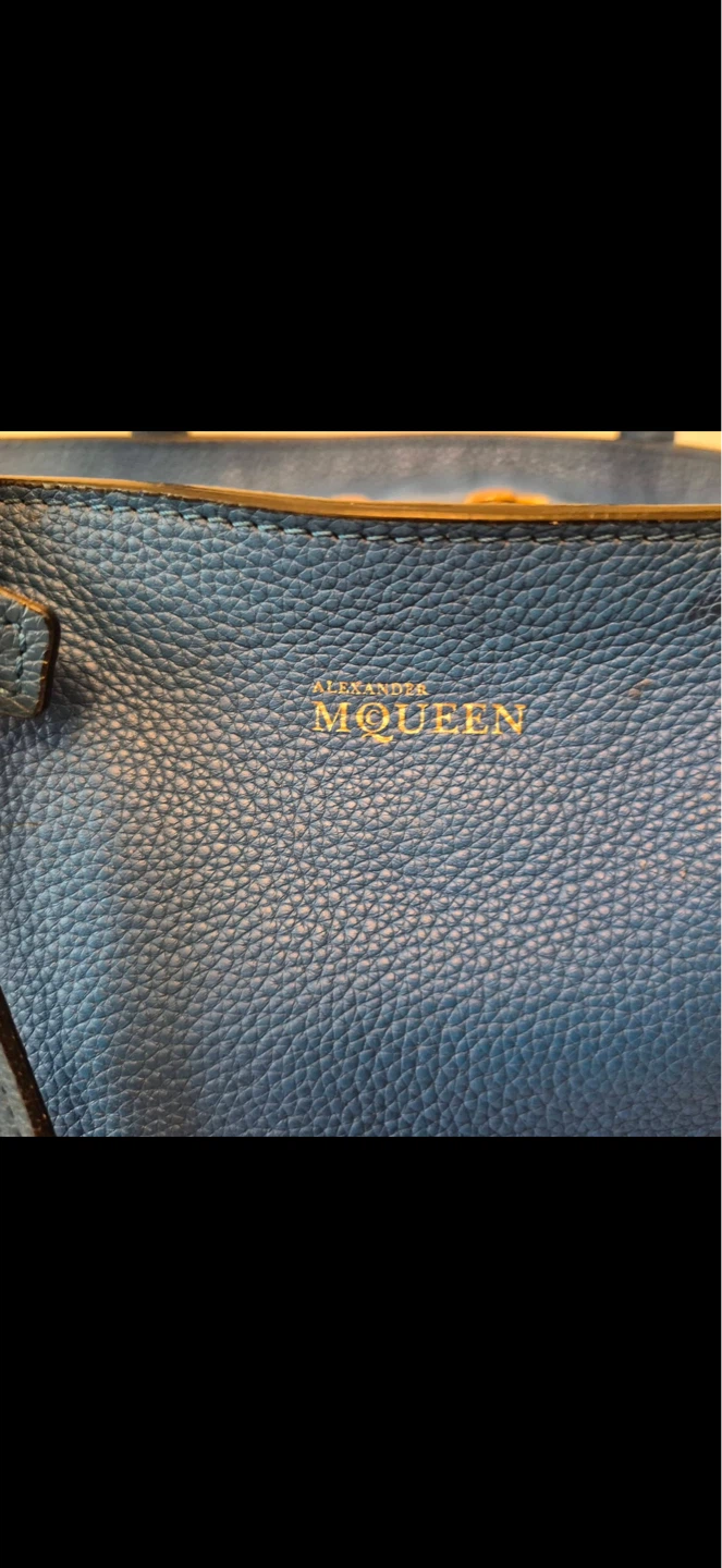 Alexander McQueen Blue Leather Tote Bag with Skull Charm - photo 2