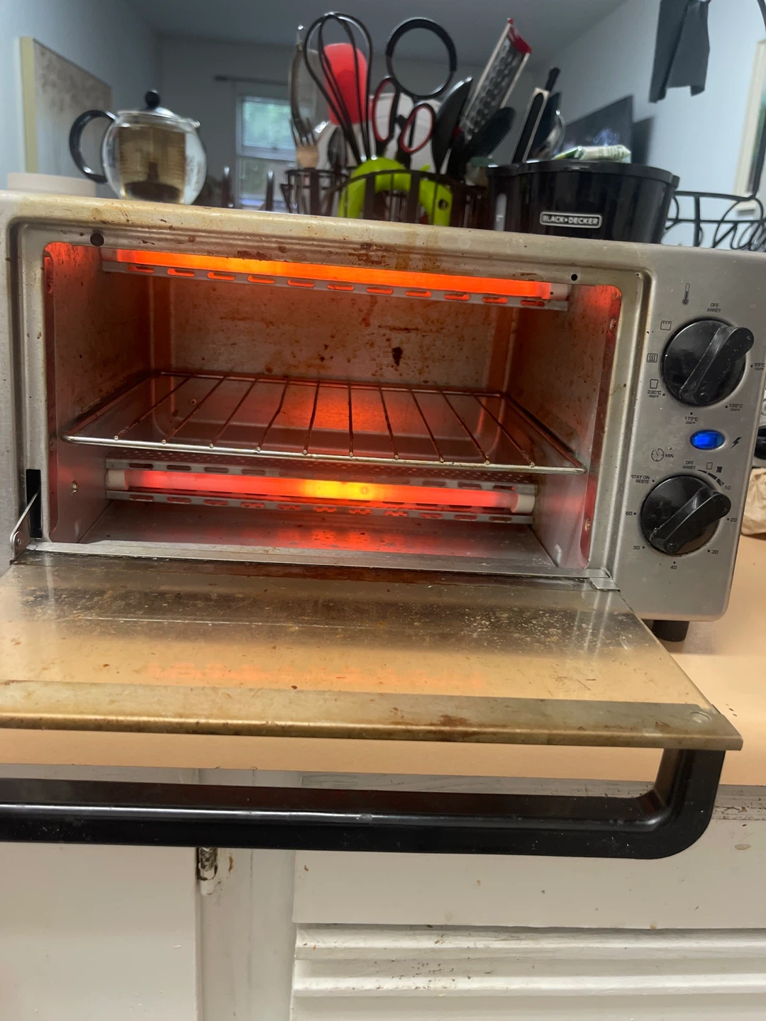 Black+Decker 4-Slice Toaster Oven - photo 4