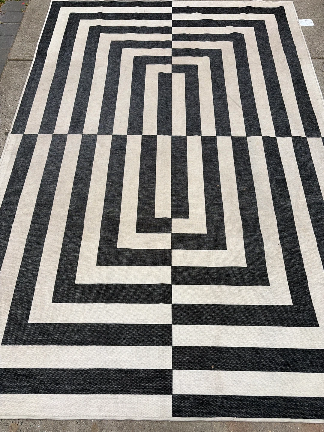Ruggable Johnathan Adler : Op Art Charcoal Flatwoven Rug - photo 2