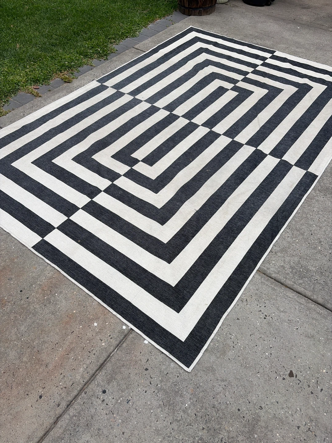 Ruggable Johnathan Adler : Op Art Charcoal Flatwoven Rug - photo 3