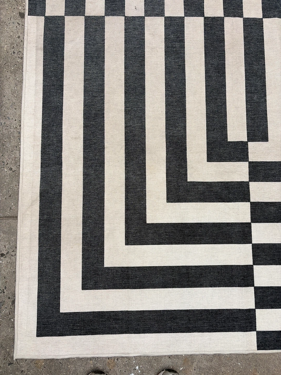 Ruggable Johnathan Adler : Op Art Charcoal Flatwoven Rug - photo 4