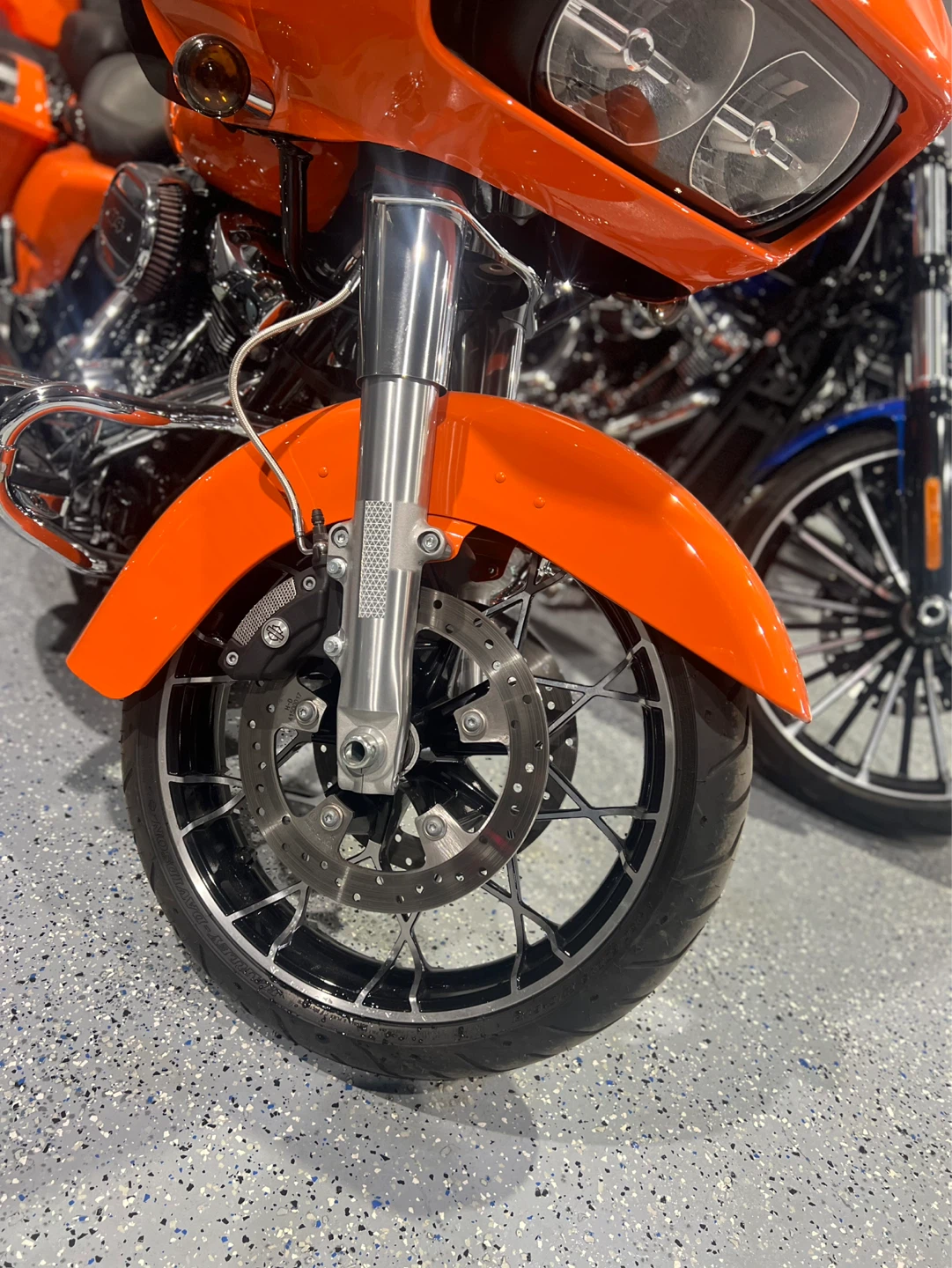 Harley-Davidson Orange Motorcycle - photo 2