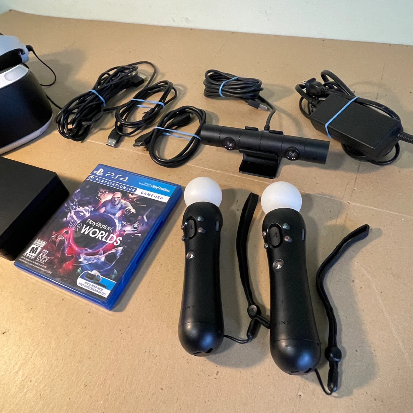 PSVR 1 PlayStation VR Headset Bundle with Game - photo 3