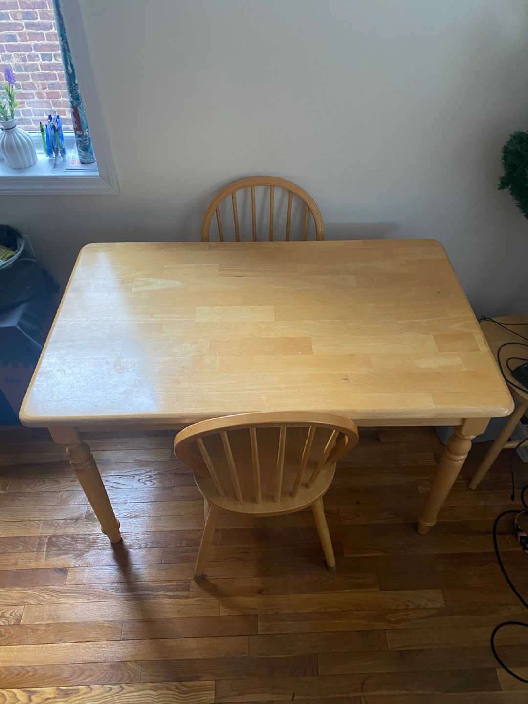 Light Wood Dining Table and 4 Chairs Set - photo 3