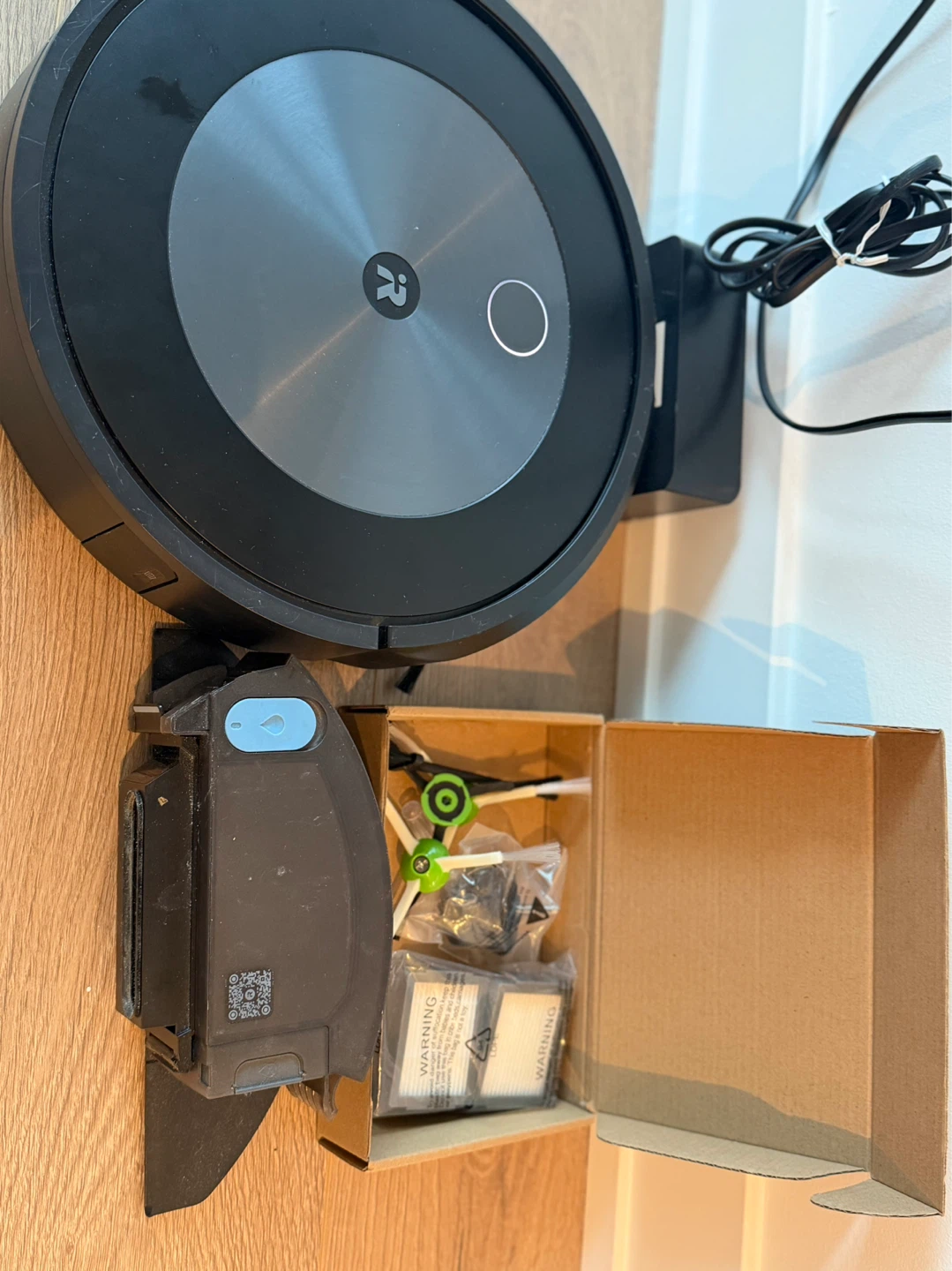 iRobot Roomba Black Robot Vacuum Cleaner - photo 5