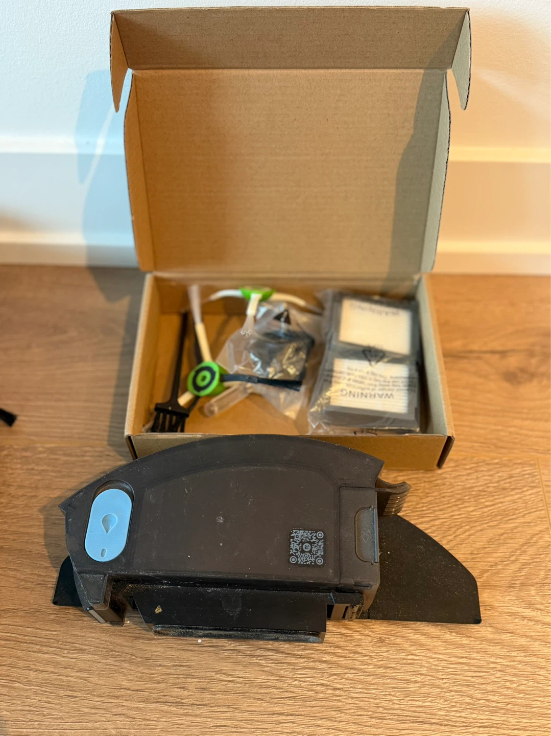 iRobot Roomba Black Robot Vacuum Cleaner - photo 4