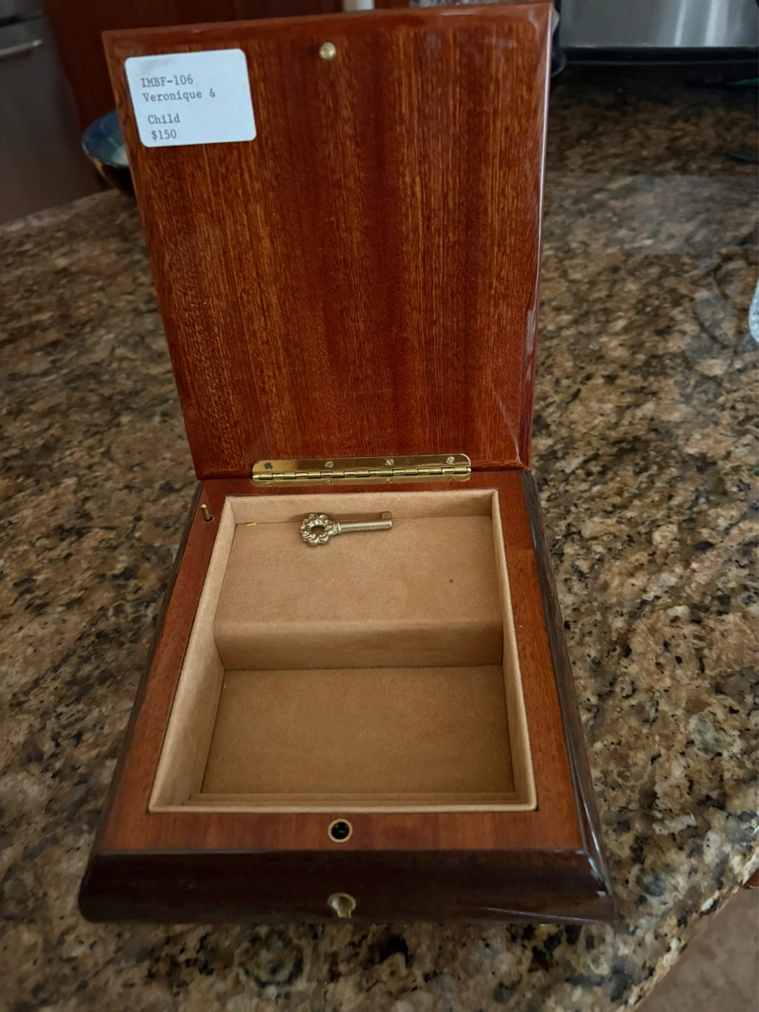 Wooden jewellery music Box with Key - photo 5