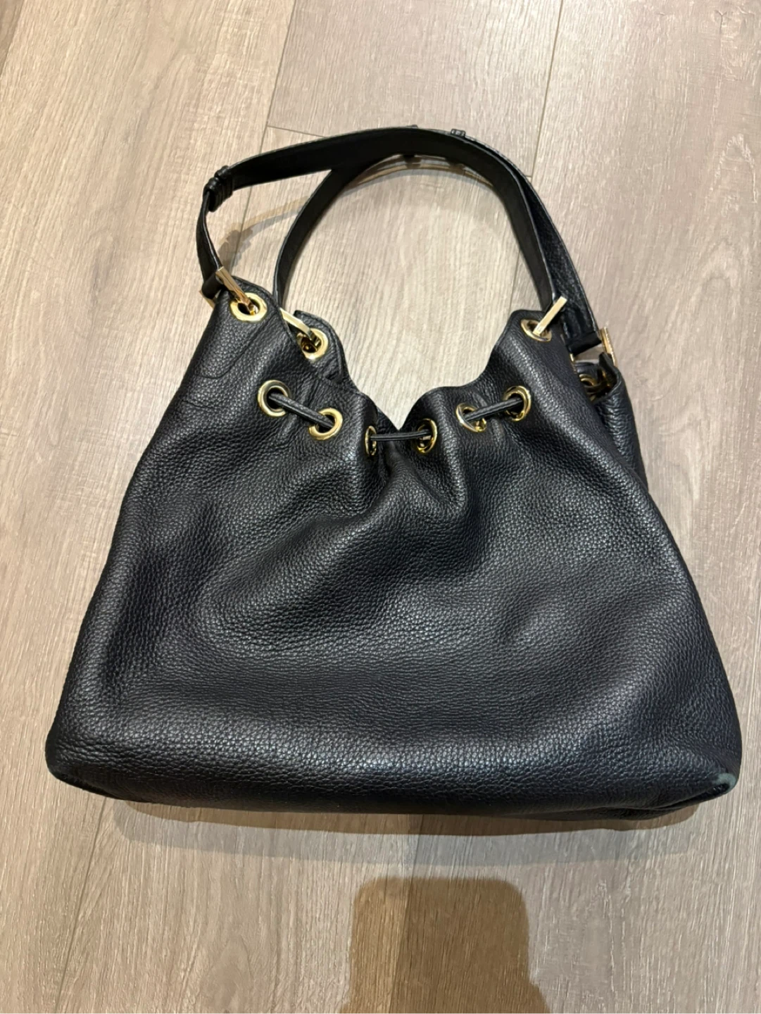 Michael Kors Black Leather Drawstring Shoulder Bag - photo 3