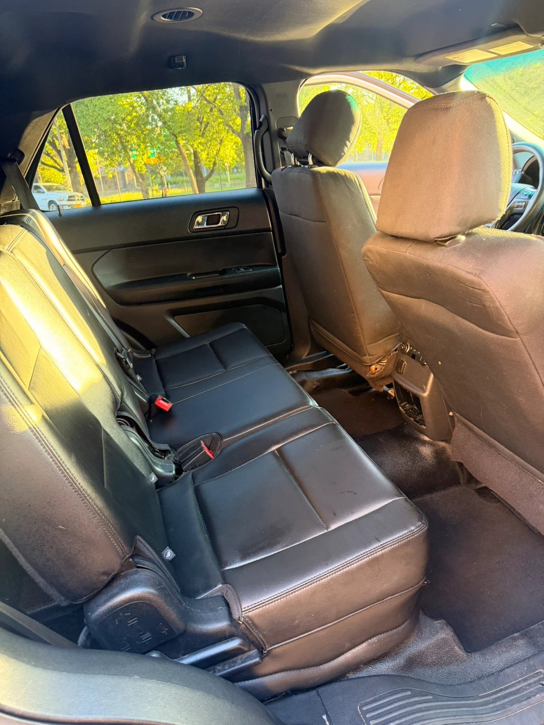 White Ford Explorer Police Interceptor - photo 3