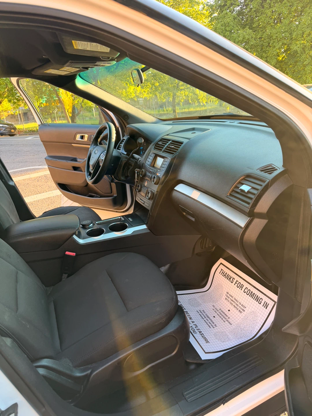 White Ford Explorer Police Interceptor - photo 2