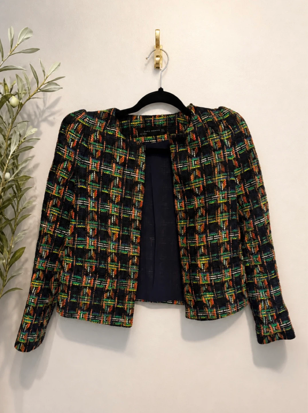 Zara Tweed Blazer – Chic, Structured & Like New – XS/S