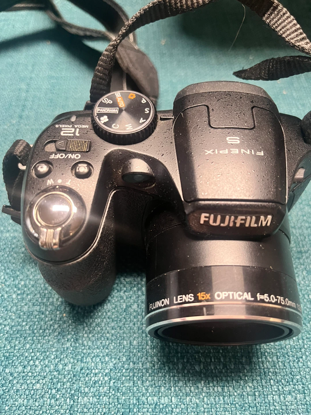 Fujifilm FinePix S1600 Digital Camera - photo 2