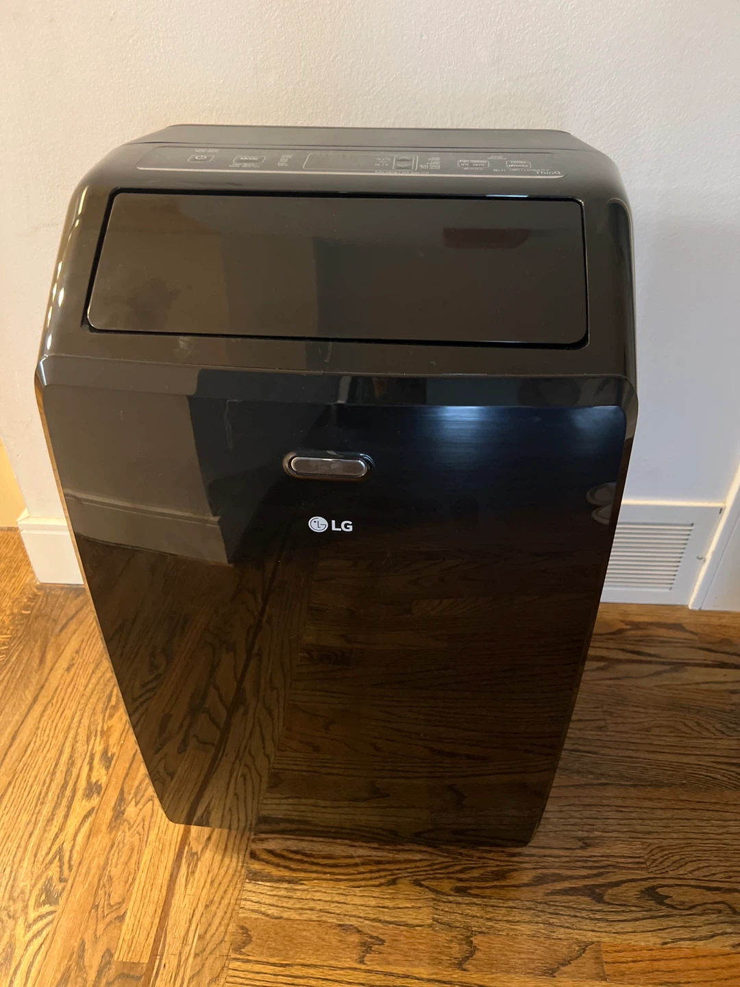 LG LP1023BSSM Portable Air Conditioner