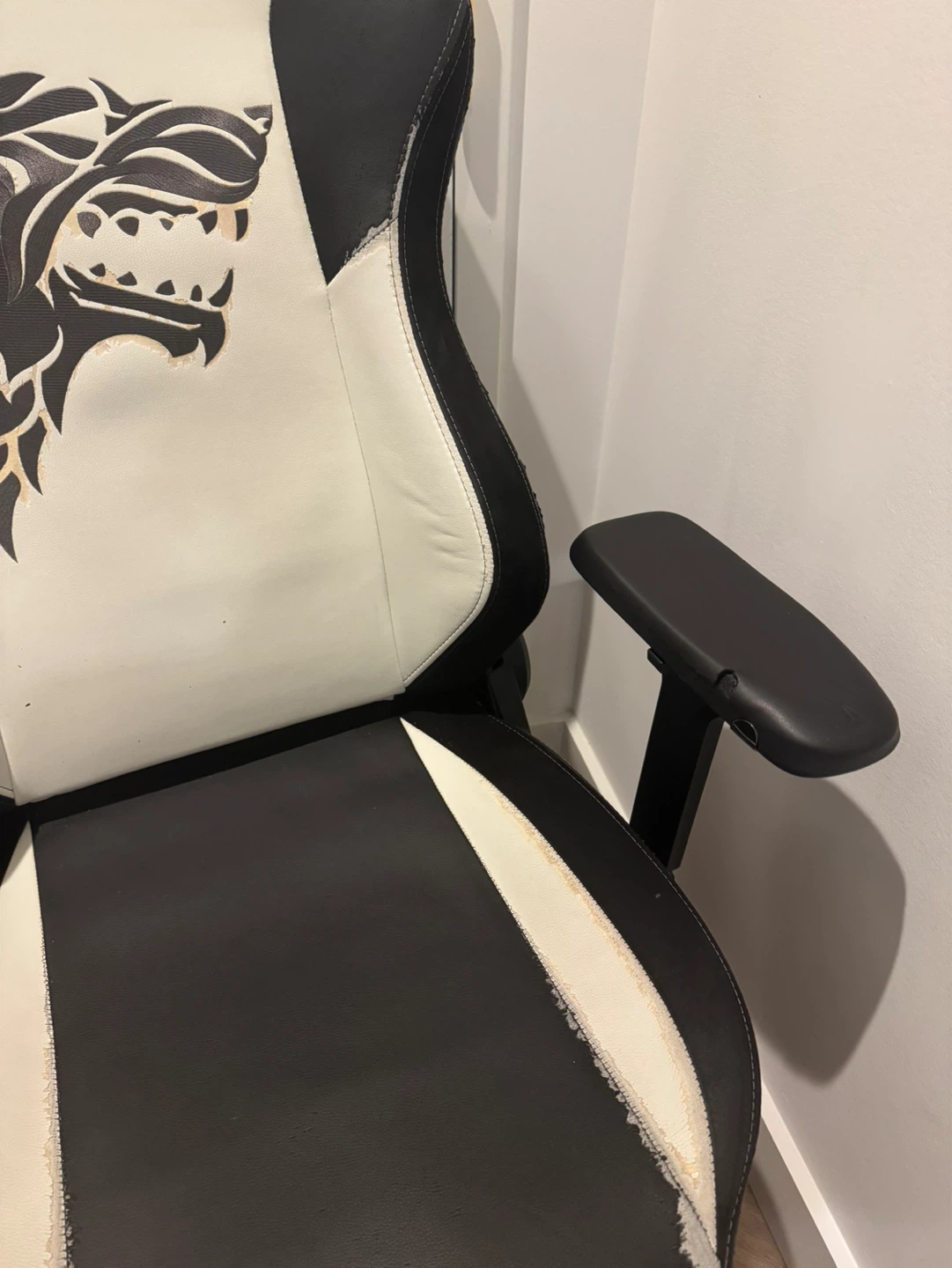 Secretlab Game of Thrones Stark Edition Gaming Chair - photo 2