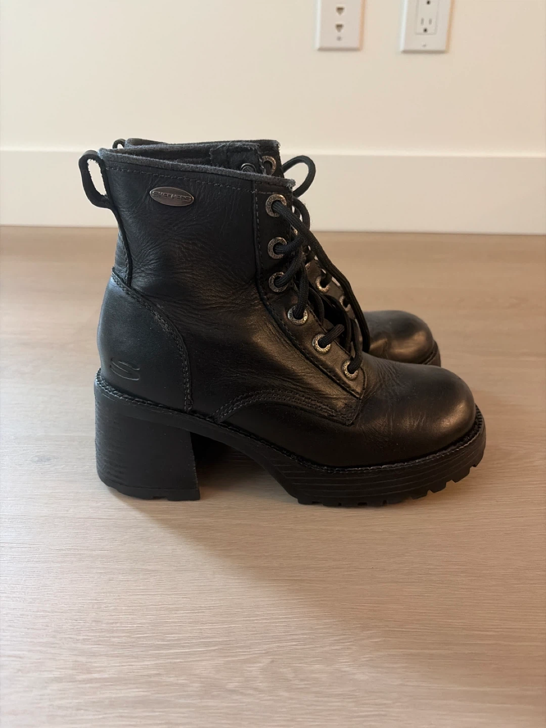 Skechers Black Leather Lace-Up Chunky Heel Boots - Size 6 US - photo 3