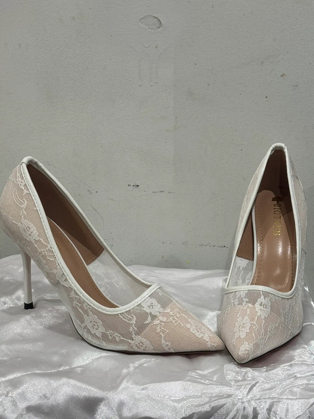 Women's White Lace Stiletto Heels