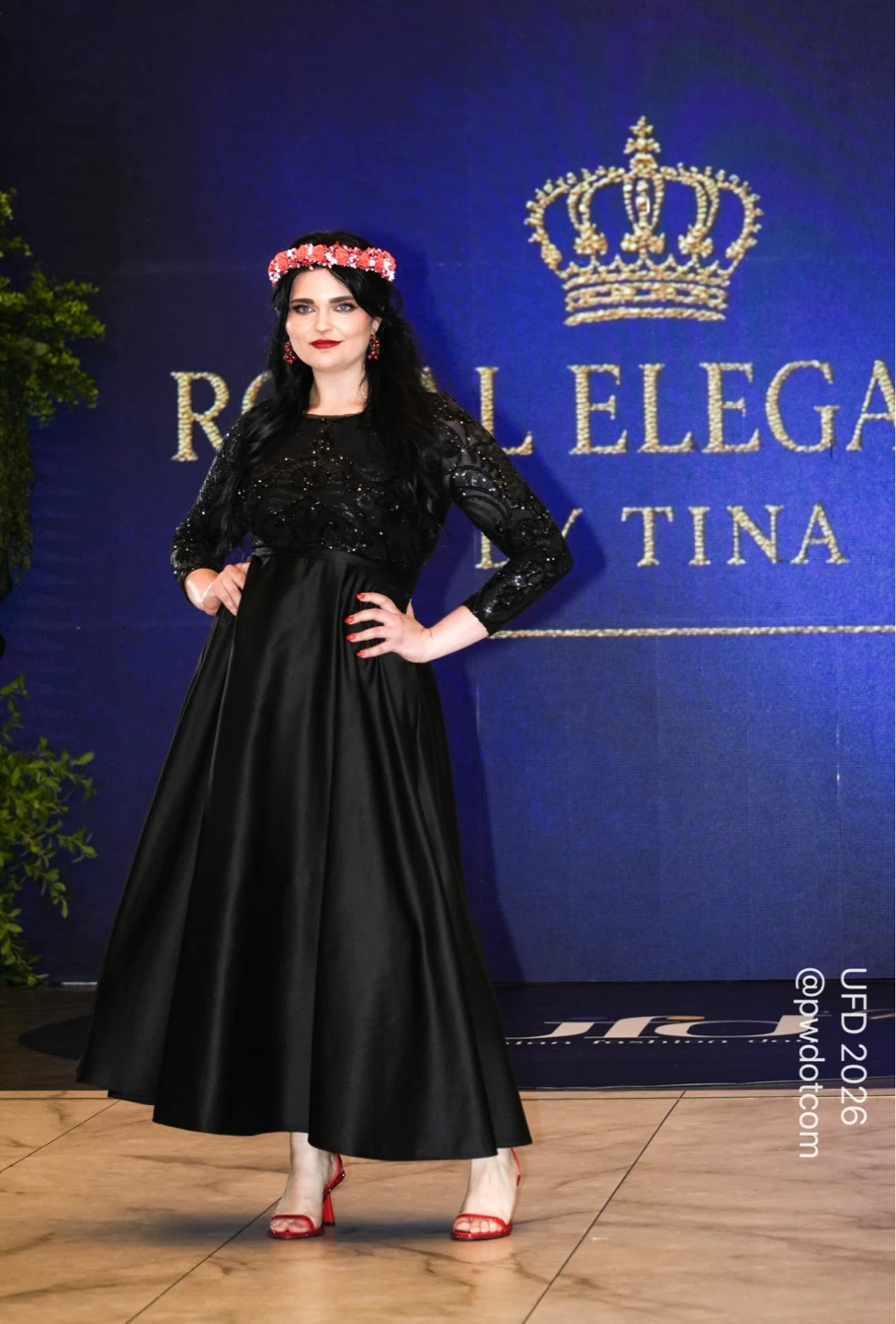 Royal Elegance Black Maxi Dress - photo 2