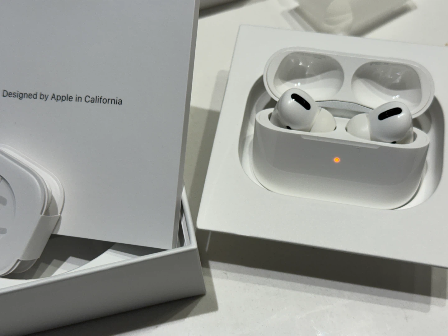 Apple AirPods Pro 1st Generation with MagSafe Charging Case