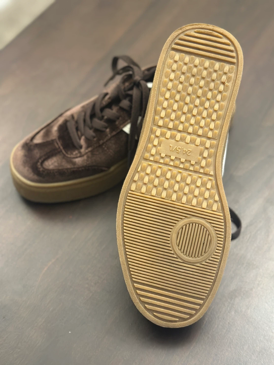 Brown Velvet Sneakers - Size 24.5/L - photo 2