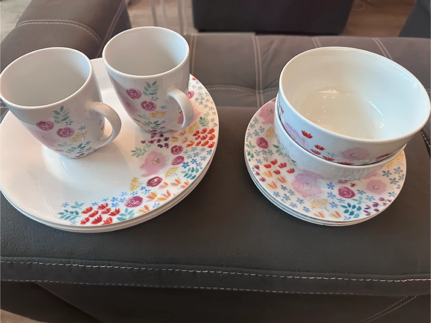 Set of 2 Mugs and 3 Bowls with Saucers