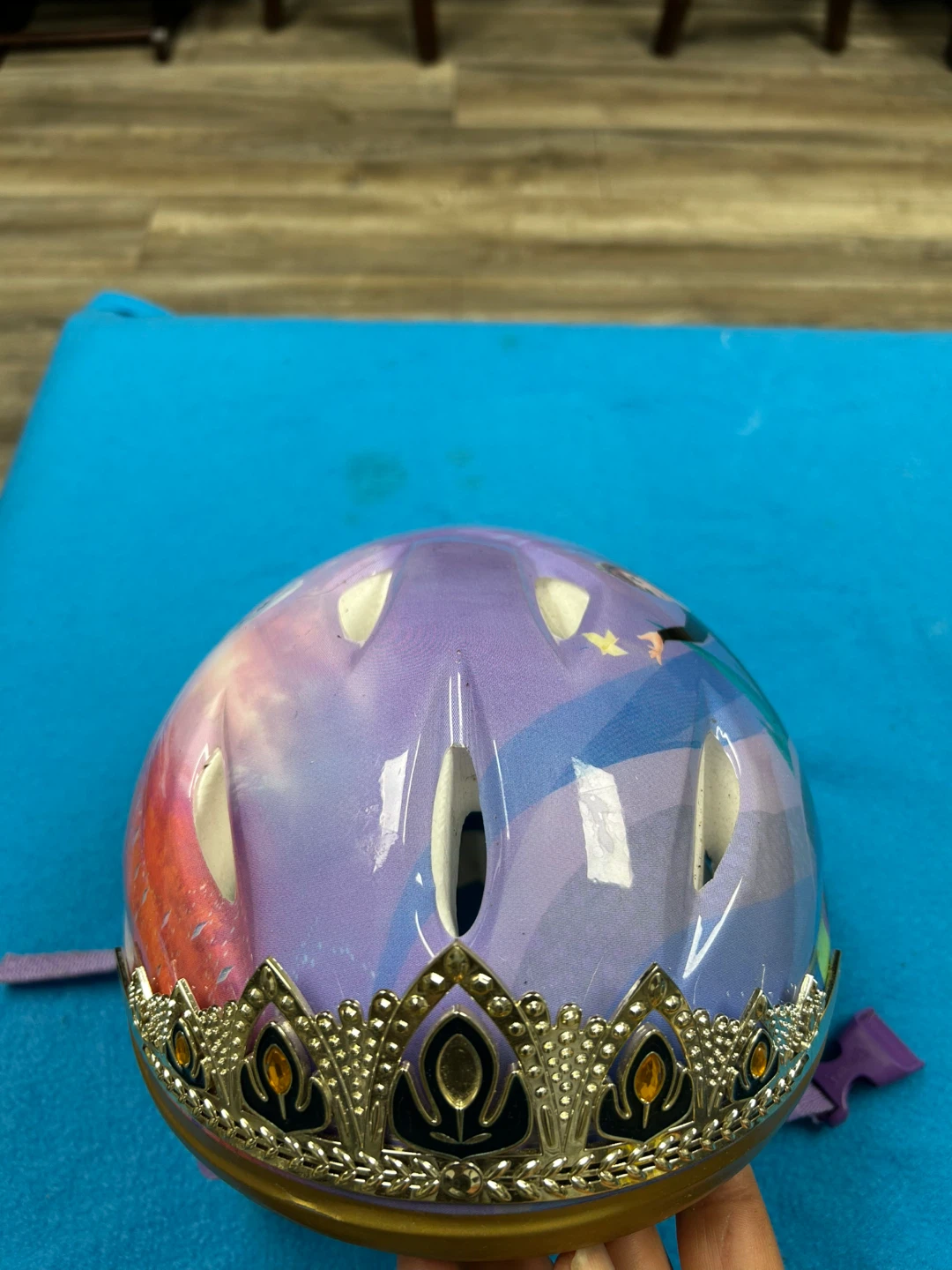 Adult Frozen Queen of Arendelle Bike Helmet - photo 2