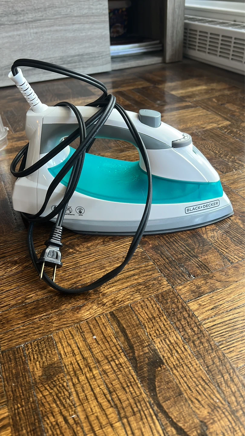 BLACK+DECKER Steam Iron