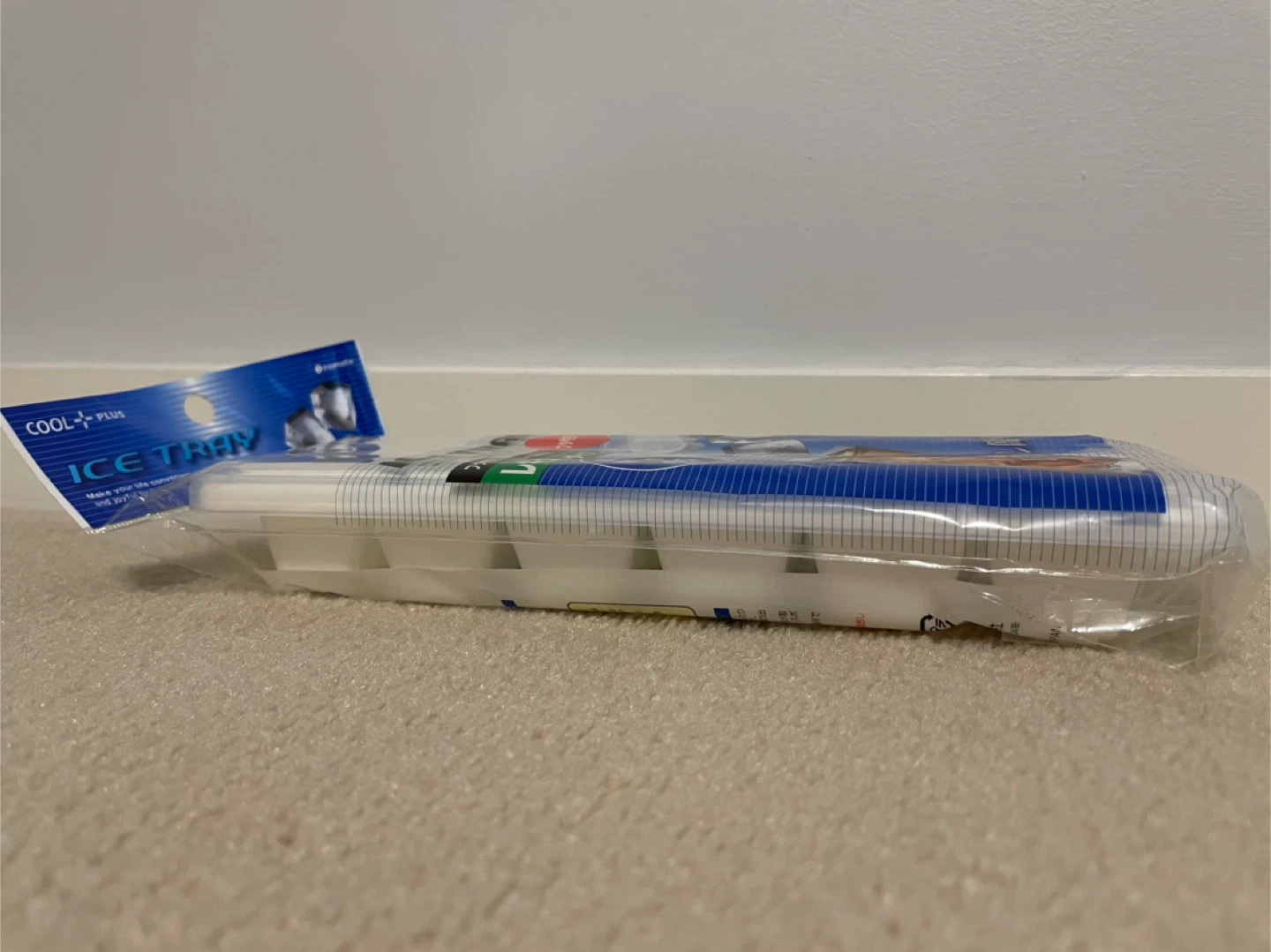 Ice Cube Tray with Lid - photo 3