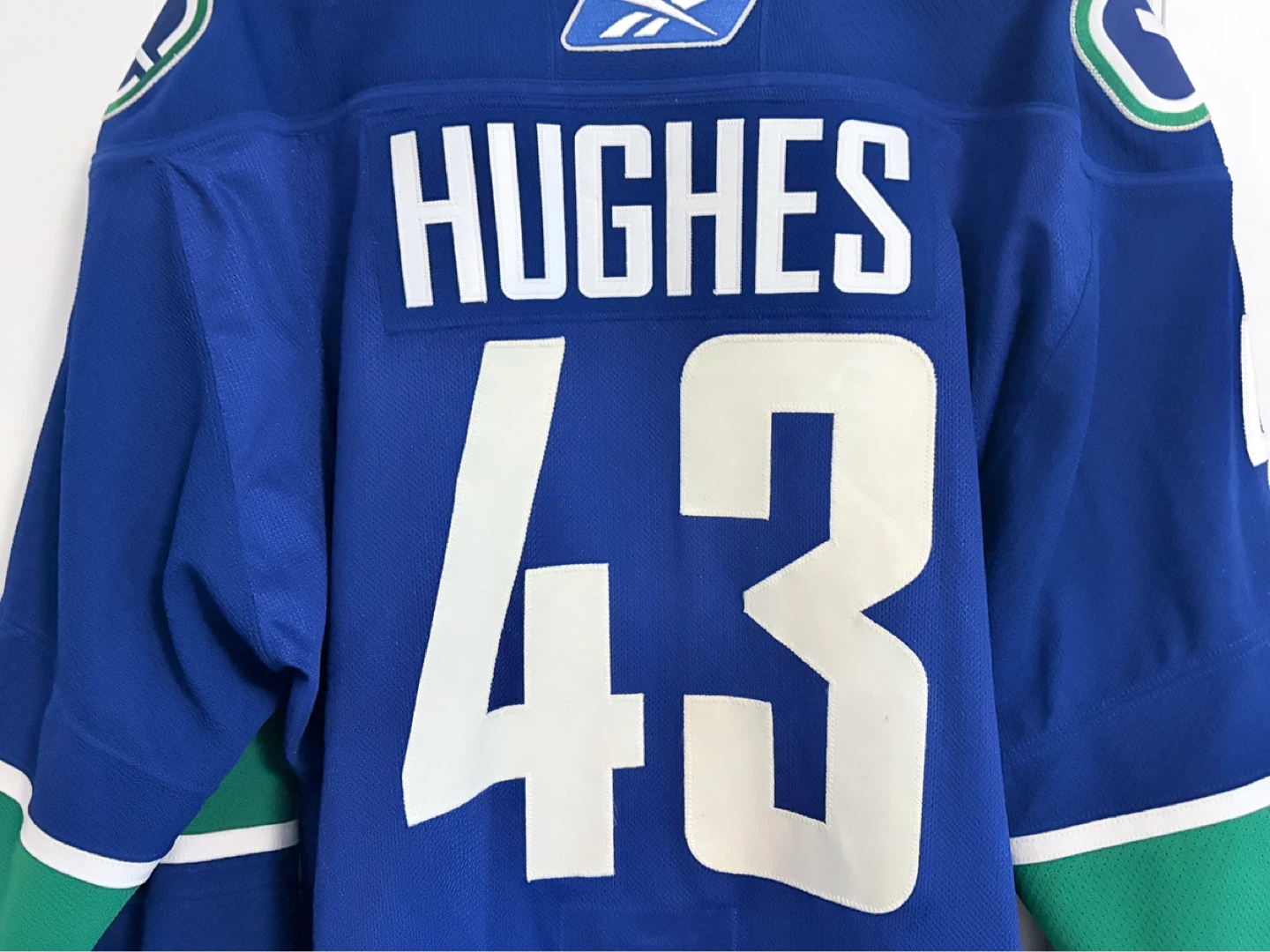 Authentic Reebok Edge 1.0 Canucks Quinn Hughes MIC Jersey 58 - photo 2