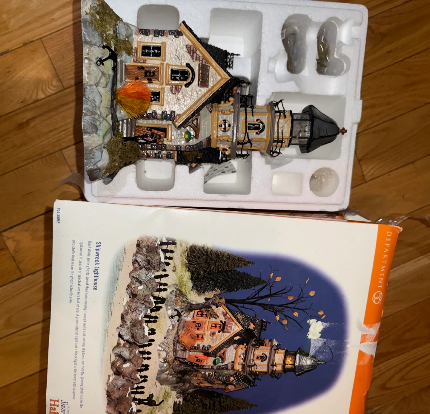 Department 56 "Snowy Hollow Lighthouse" Halloween Village House - photo 2
