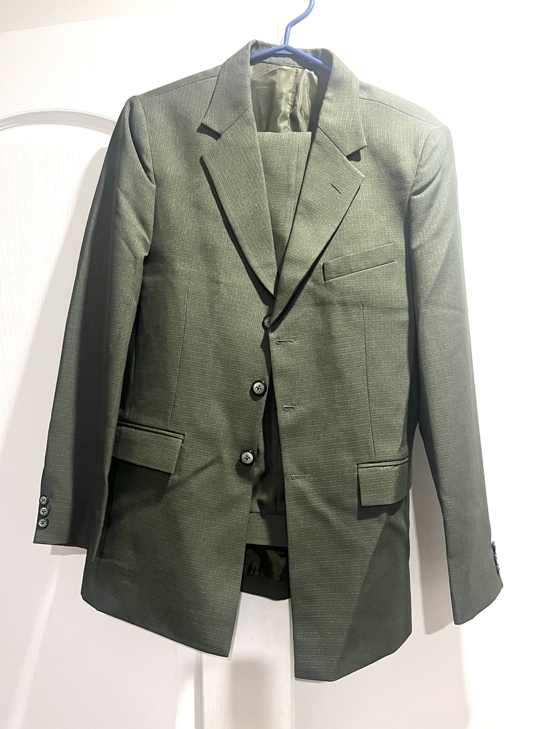 Boys graduation suit new size 36 Green Suit