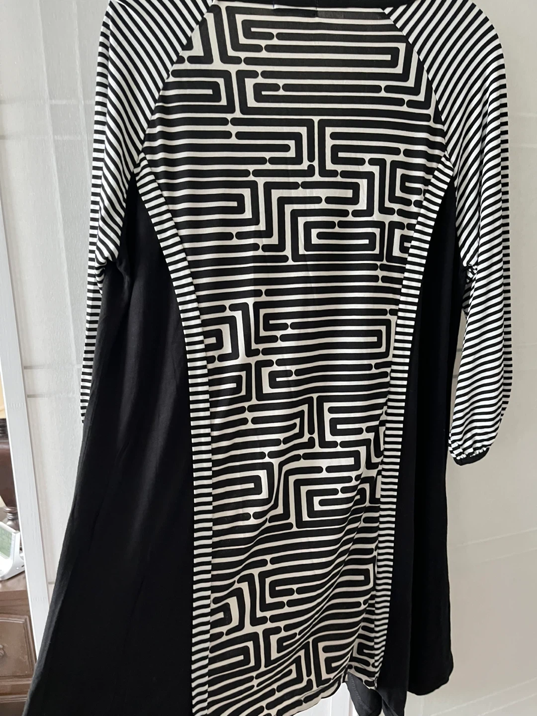 Black and White Maze Print Tunic Dress - photo 2