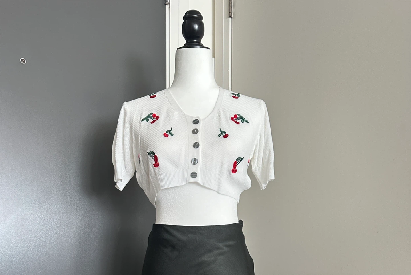 REMJW White Cropped Cardigan with Cherry Embroidery