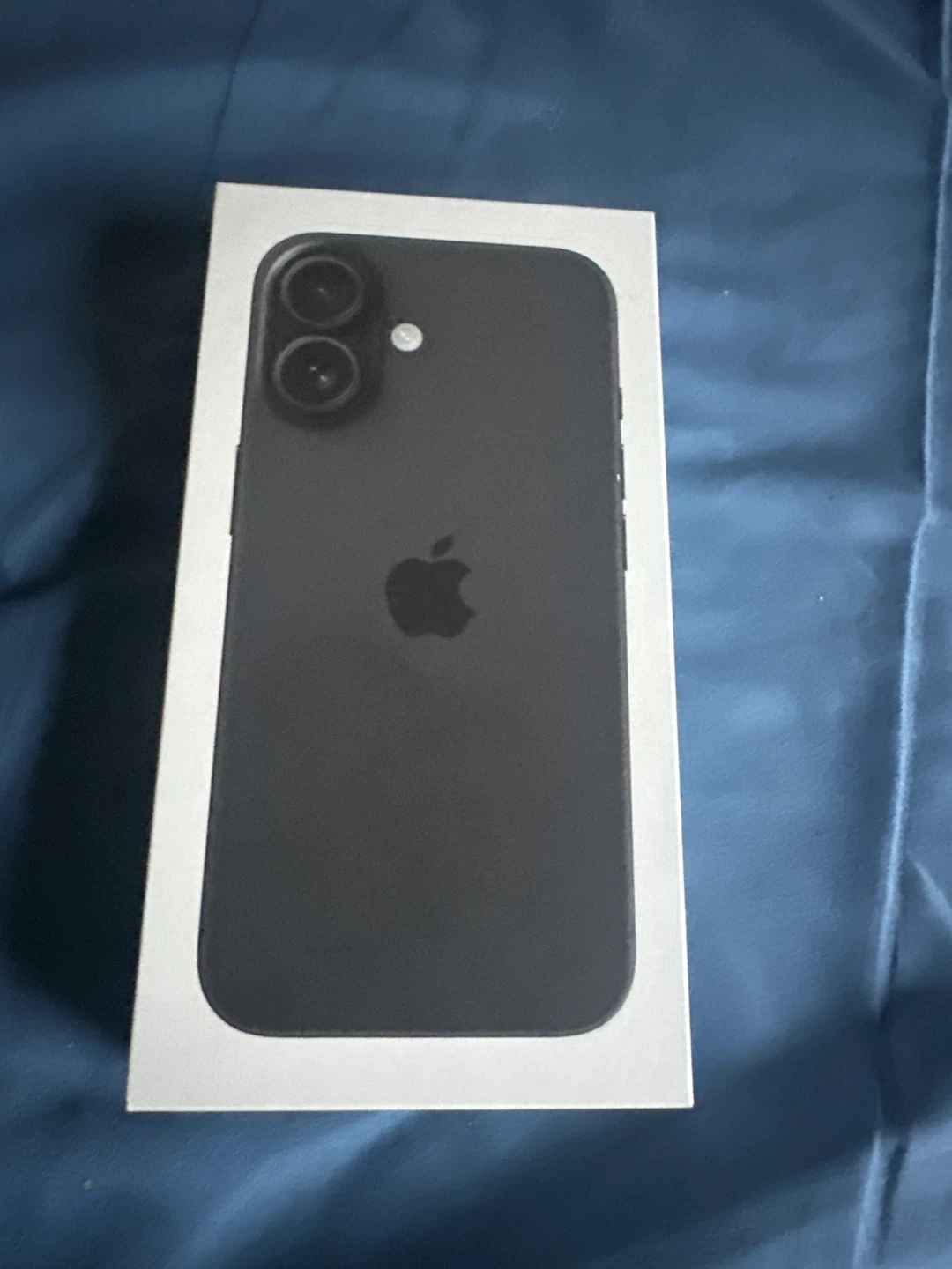Apple iPhone 16 box