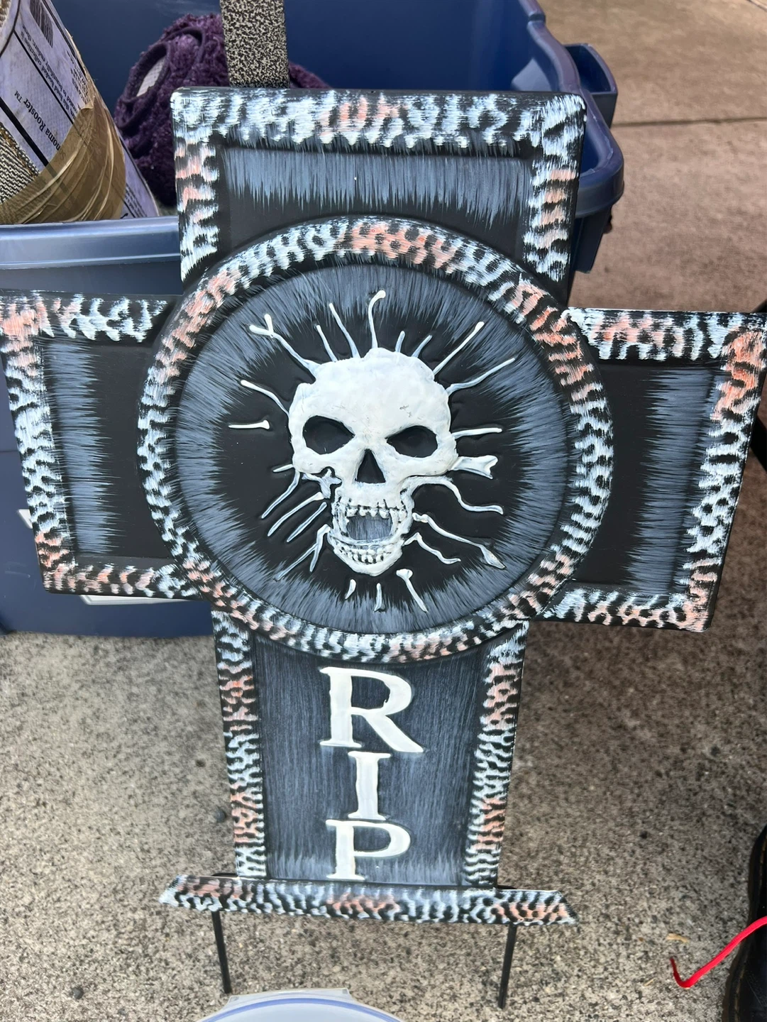 Halloween RIP Skull Tombstone Decoration