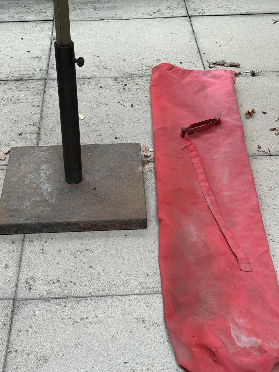Red Patio Umbrella with Heavy Base - photo 4