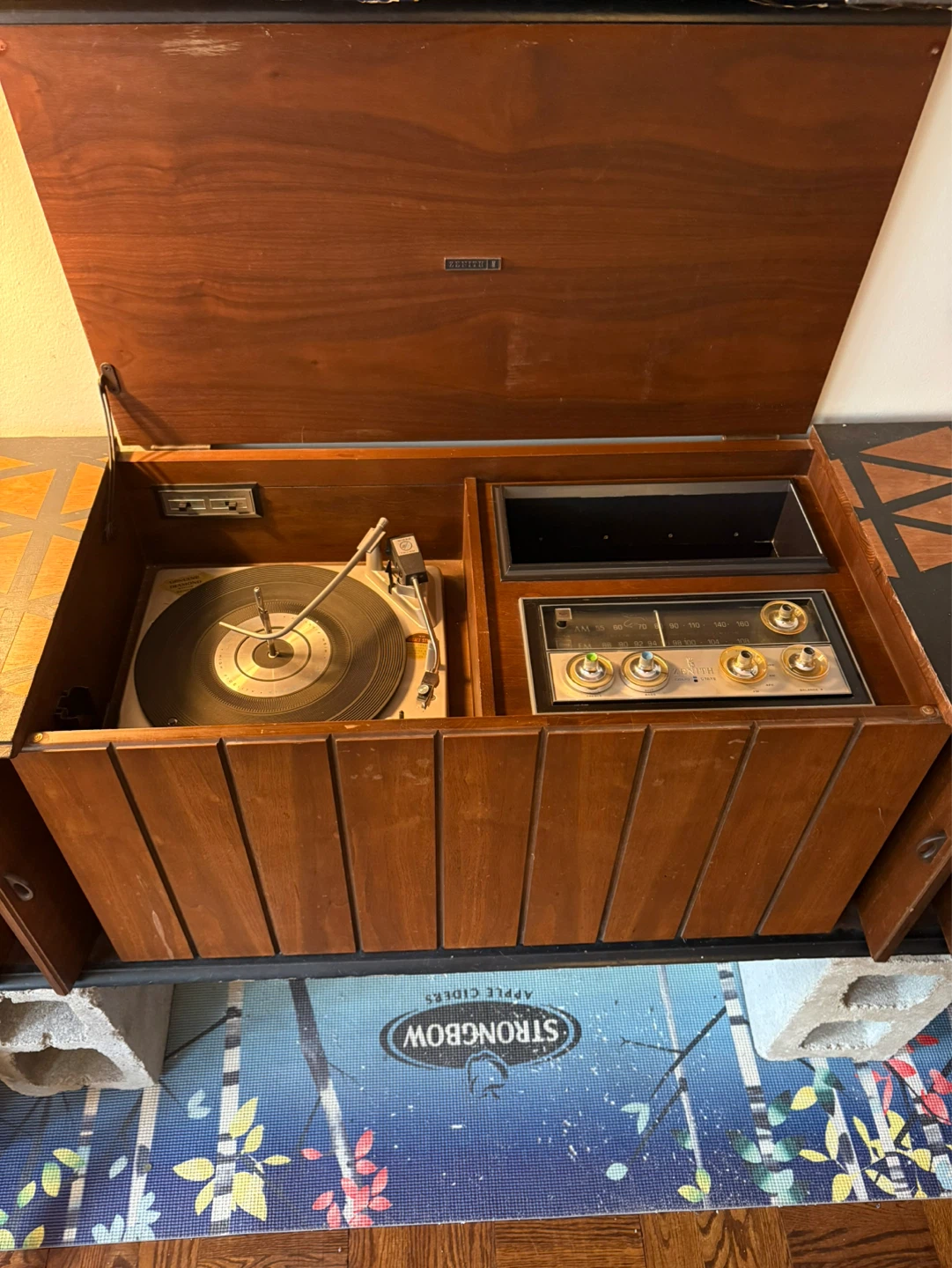 Zenith - Vintage Console Record Player & Radio - photo 5