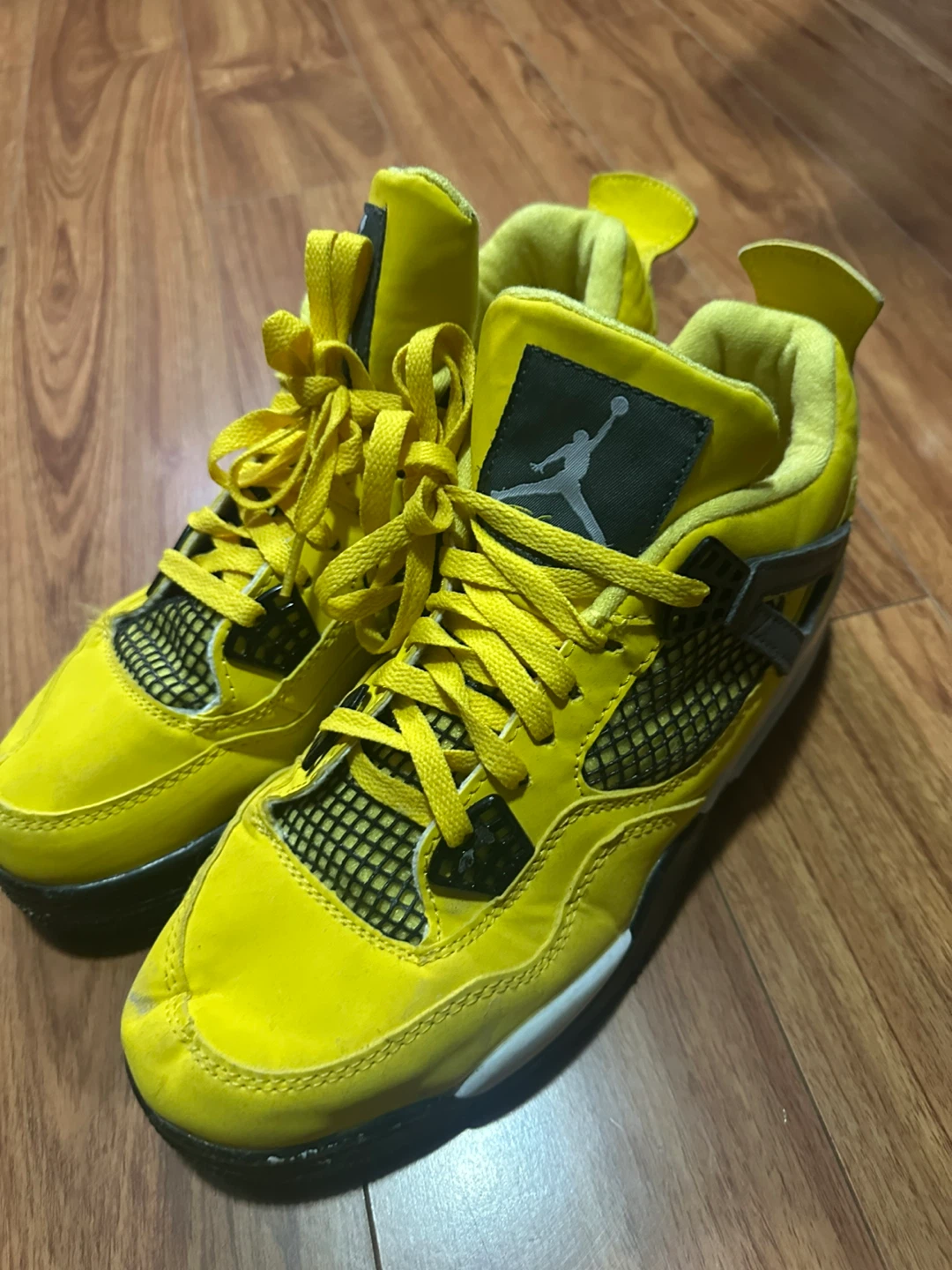 Air Jordan 4 "Lightning" Sneakers