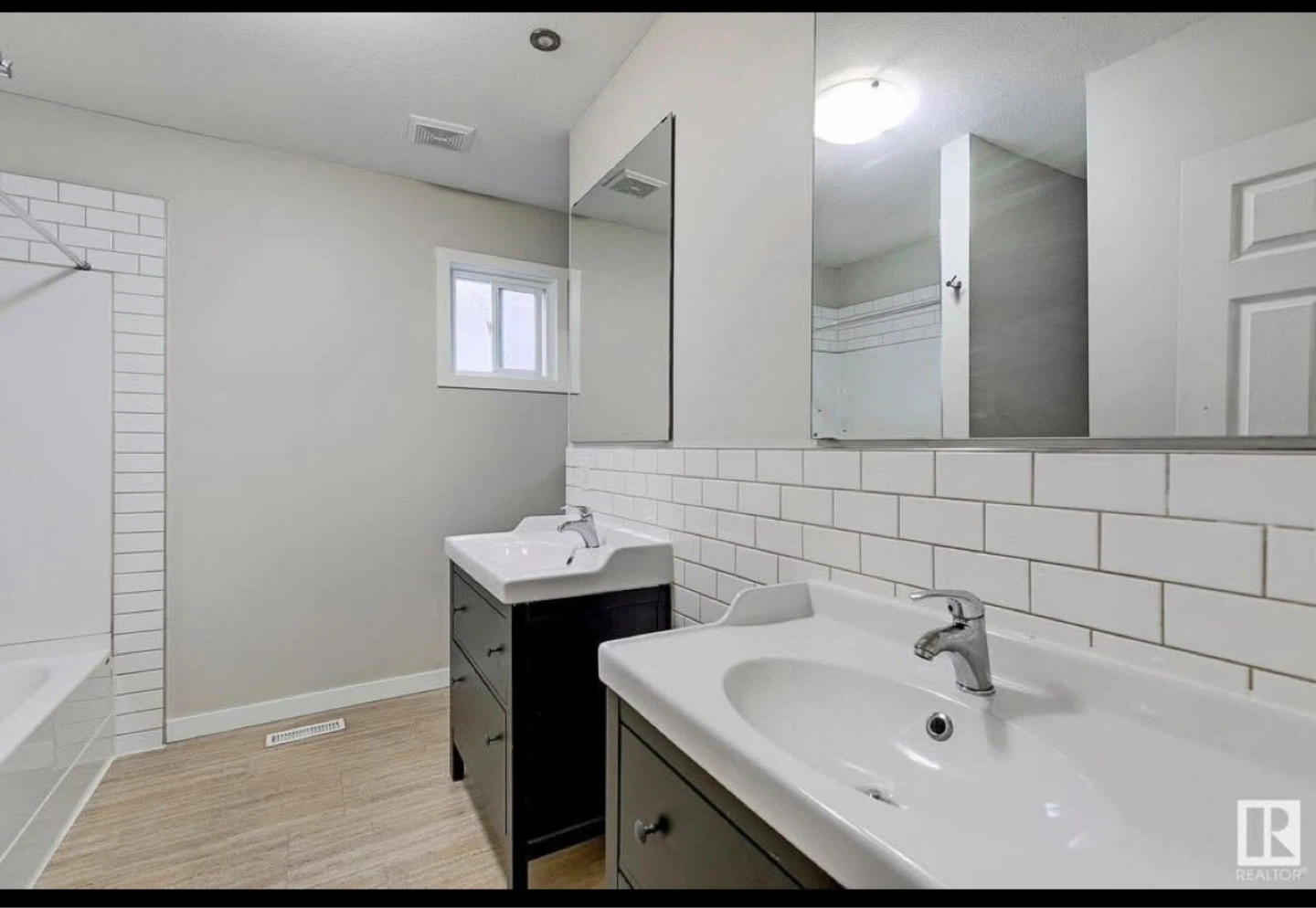 Available 3 Bed, 2 Bath House for Rent - photo 5