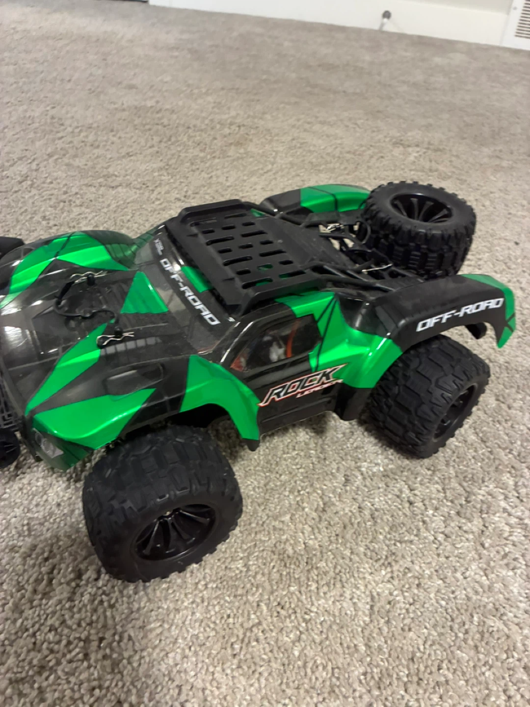 RC Off-Road Rock Crawler Truck - photo 3